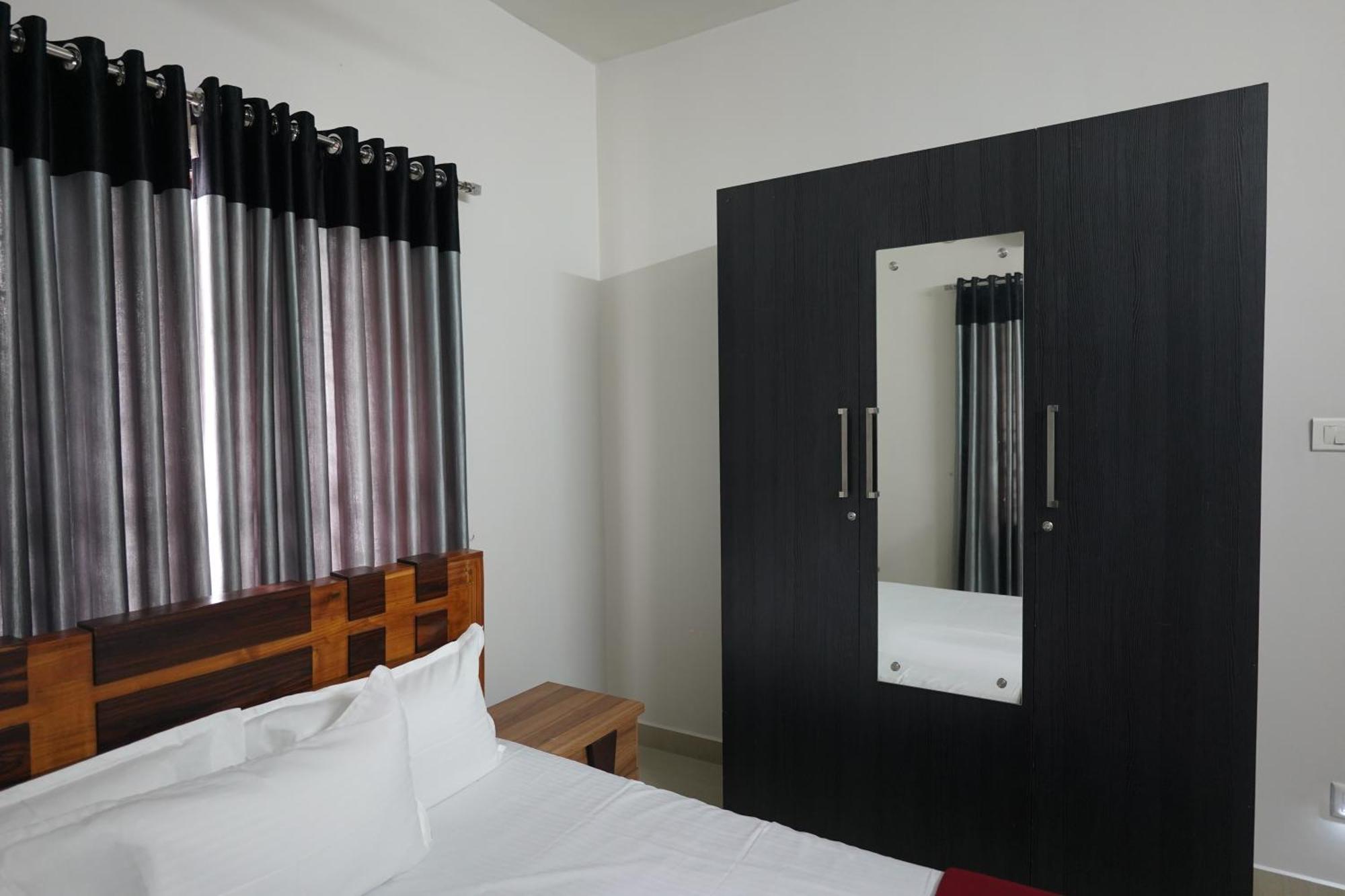 Swapna Home Suites Недумбассери Экстерьер фото